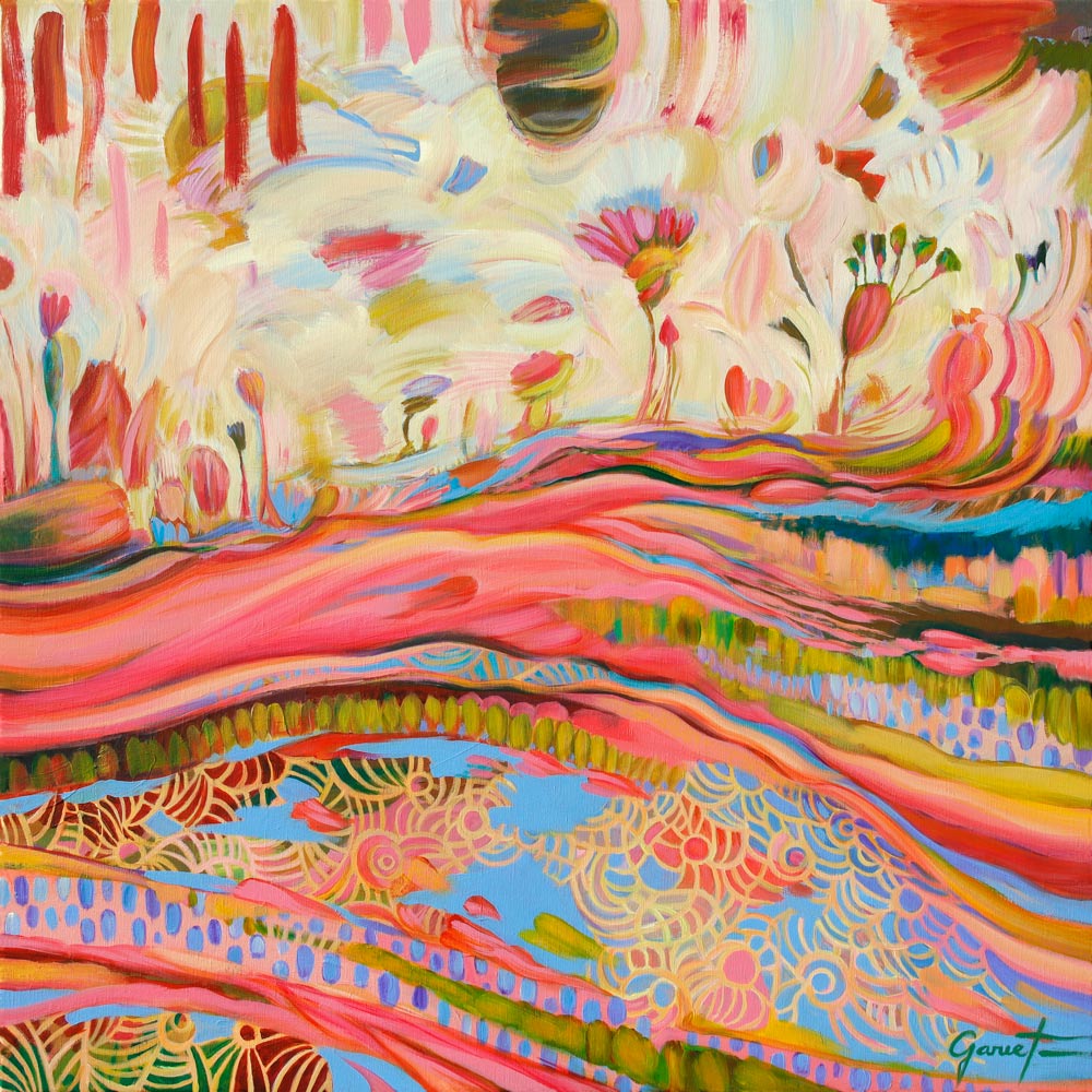 Tableau onirique intitulé représentant des couches terrestres en mouvement traversées d’énergies telluriques, avec des arbres à la surface, des éléments flottants dans le ciel, des motifs décoratifs, créant une atmosphère spirituelle inspirante.