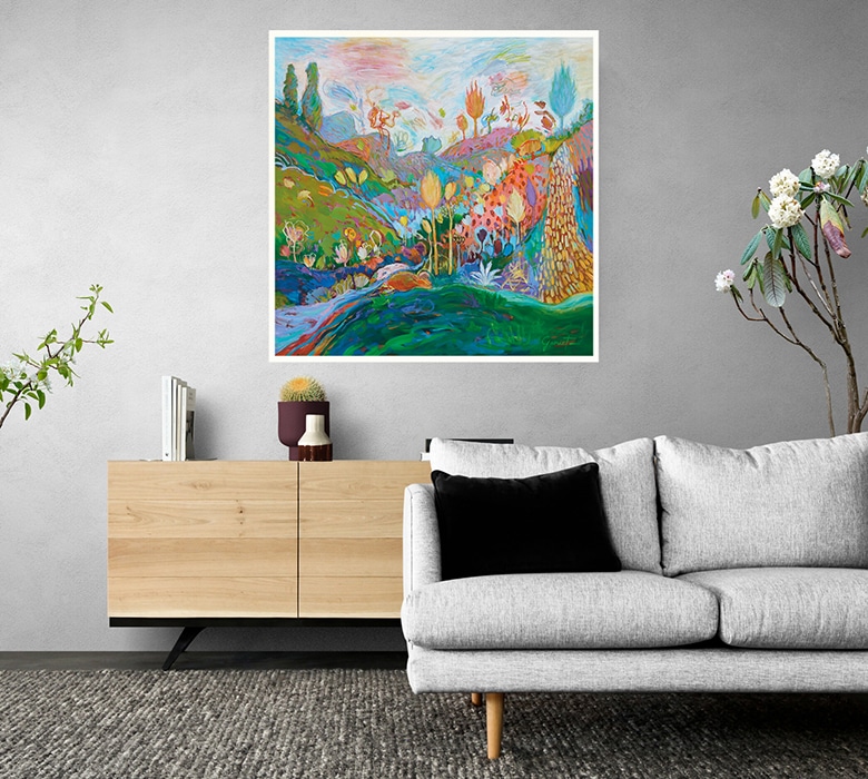 Peinture contemporaine onirique de Christine Garuet dans un salon moderne, paysage imaginaire inspiré des Pyrénées et de la nature en Ariège.